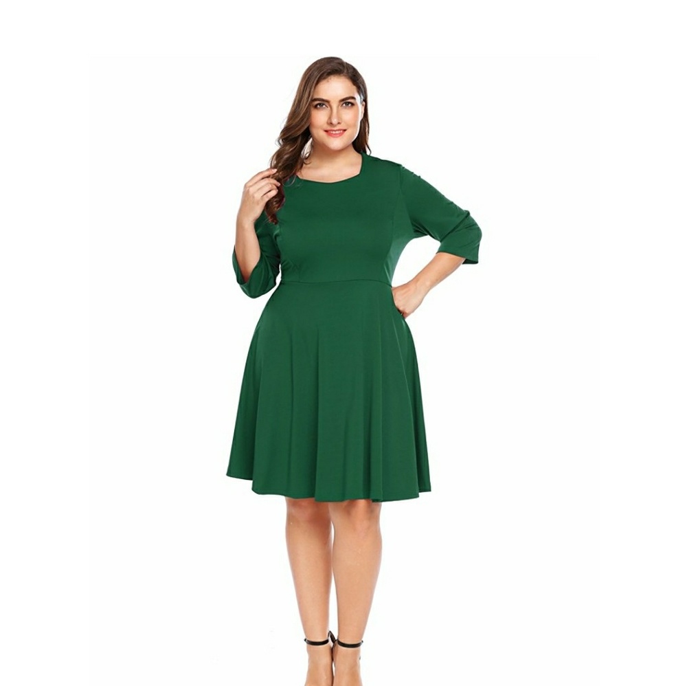 🌱Plus Size Green Skater Dress - Picture 2 of 7